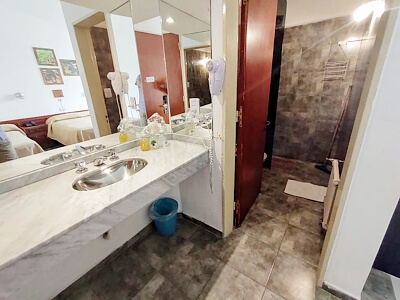 Baño habitación estándar